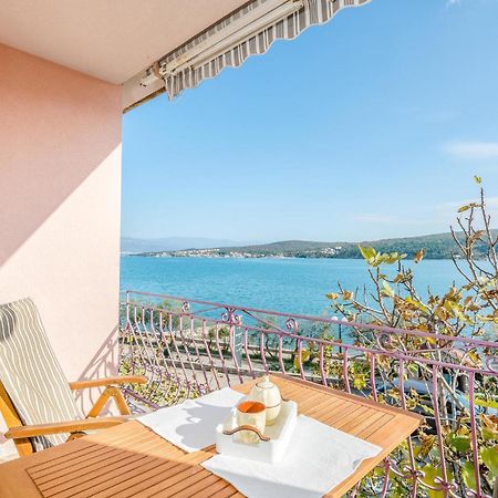 Gorgeous Apartment In Cizici With House Sea View Exterior foto